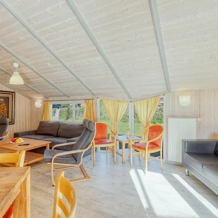 Kranich Poolferienhaus Сasa de vacaciones *