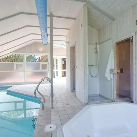 Kranich Poolferienhaus Сasa de vacaciones